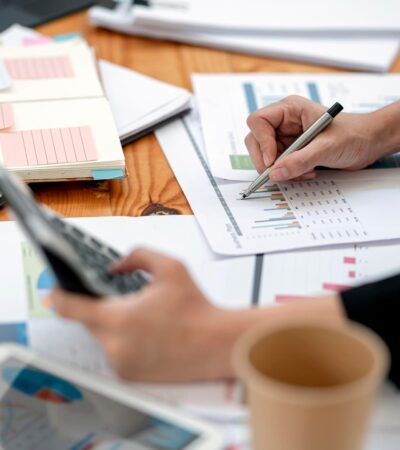 Счетоводството на църквата представлява важен процес, който включва записване и анализиране на финансовите транзакции, свързани с дейността на църквата.