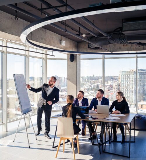 Една строителна компания се сблъсква със значителни финансови ангажименти.